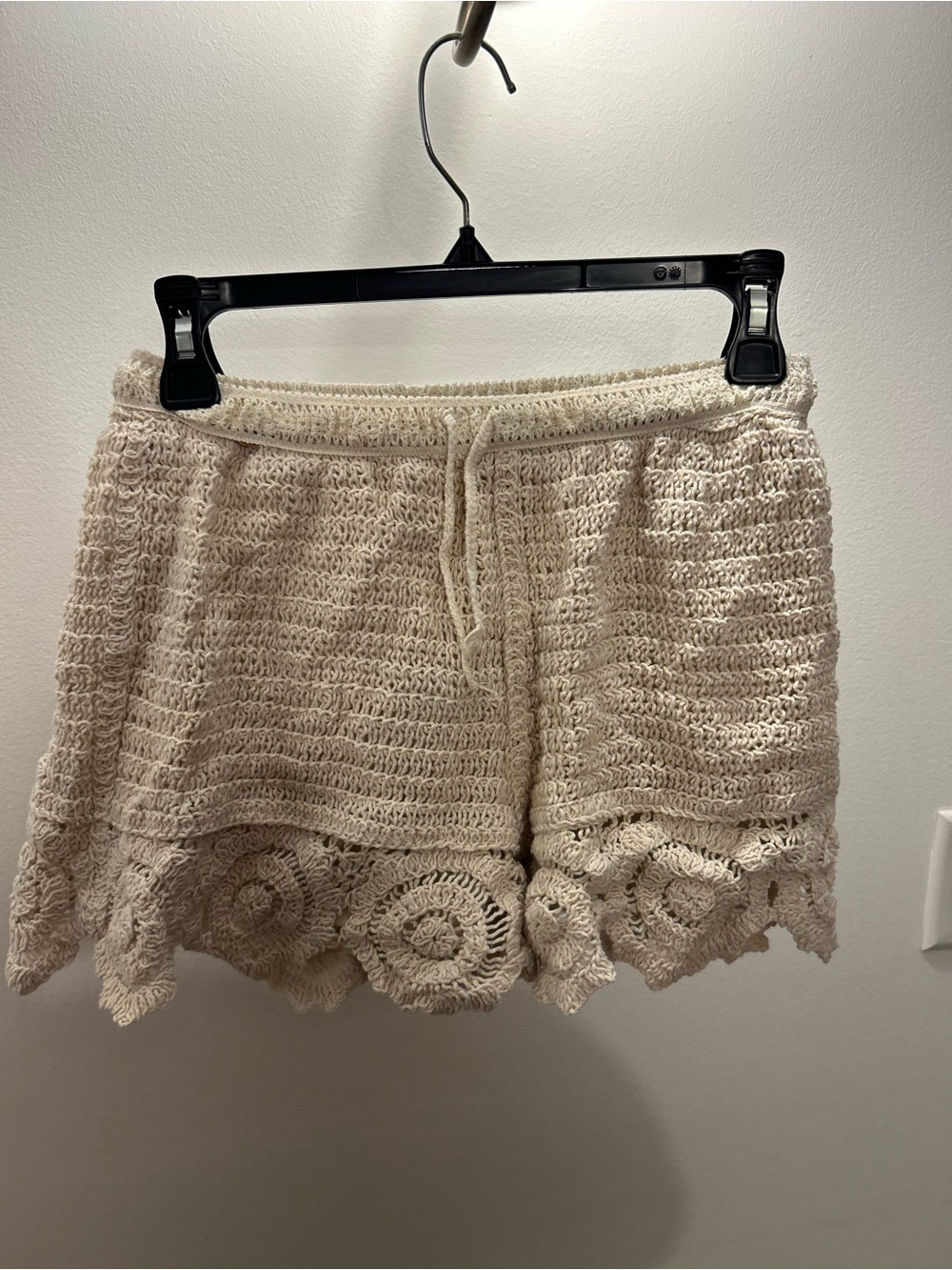 Crochet Lace Trim Women's Shorts - Cream